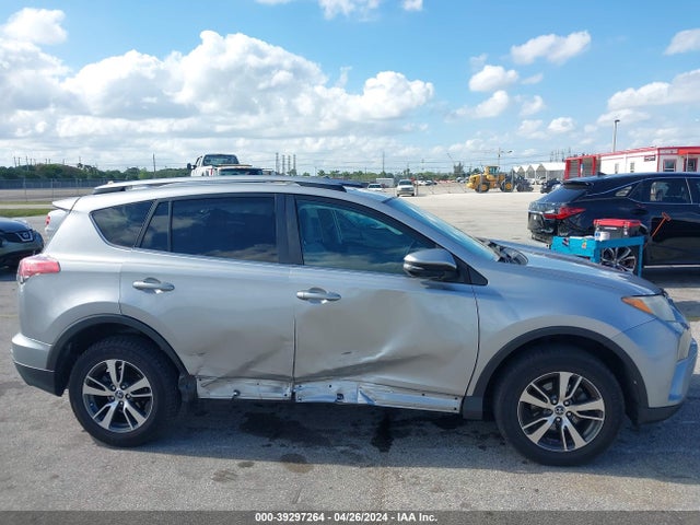 Toyota Rav4 Xle 2017 2T3WFREV5HW387377 Image 6