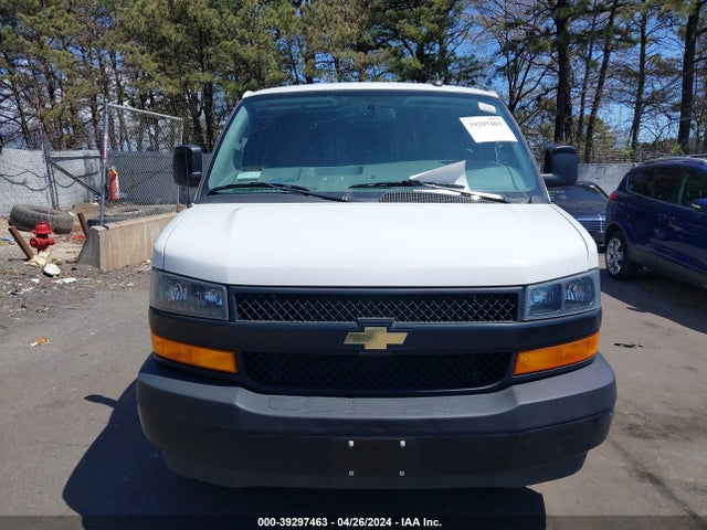 Chevrolet Express 2500 Work Van 2018 1GCWGAFPXJ1299542 Image 12