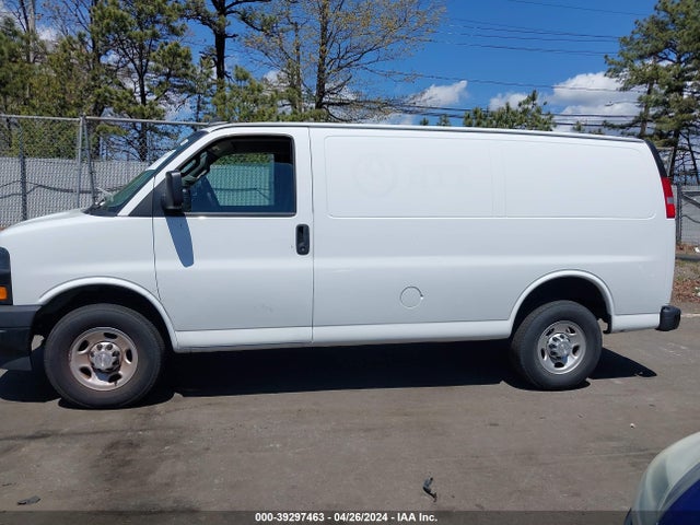 Chevrolet Express 2500 Work Van 2018 1GCWGAFPXJ1299542 Image 14