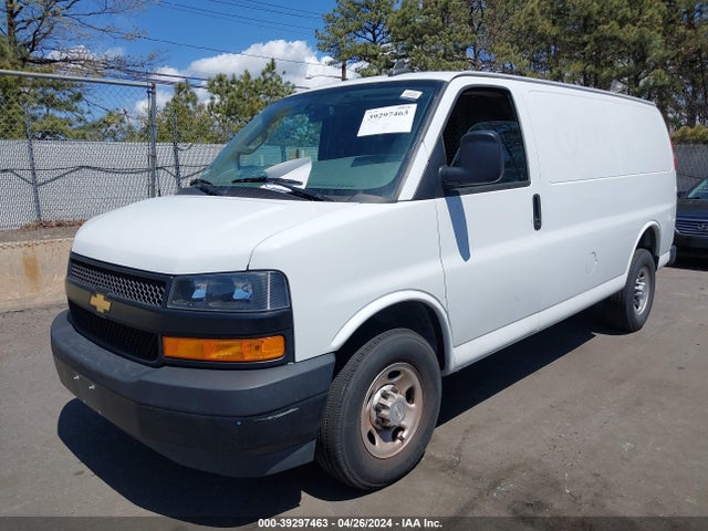 Chevrolet Express 2500 Work Van 2018 1GCWGAFPXJ1299542 Image 2