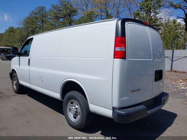 Chevrolet Express 2500 Work Van 2018 1GCWGAFPXJ1299542 Image 3