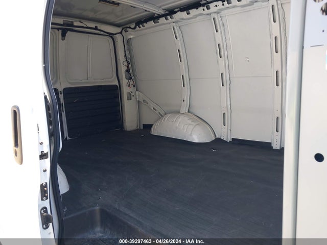 Chevrolet Express 2500 Work Van 2018 1GCWGAFPXJ1299542 Image 8