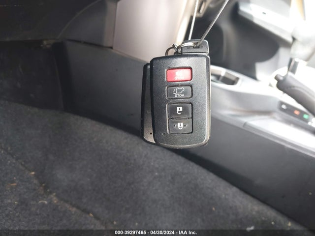 Toyota Rav4 Xle 2018 JTMWFREV9JJ153618 Image 11