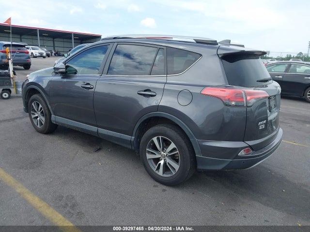 Toyota Rav4 Xle 2018 JTMWFREV9JJ153618 Image 3