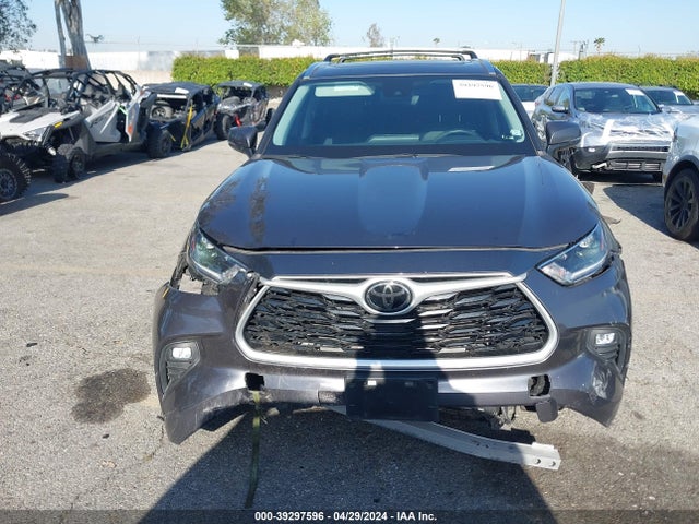 Toyota Highlander Xle 2021 5TDHZRAH6MS071708 Image 12