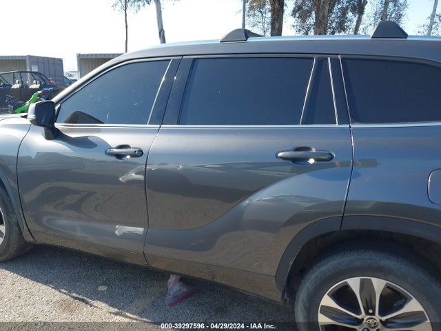 Toyota Highlander Xle 2021 5TDHZRAH6MS071708 Image 14