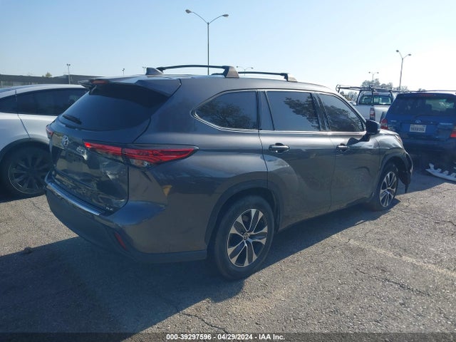 Toyota Highlander Xle 2021 5TDHZRAH6MS071708 Image 4