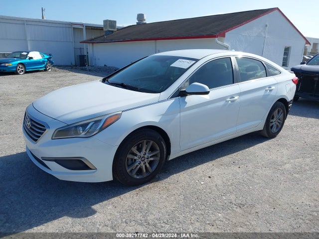 Hyundai SONATA SE 2016 5NPE24AF6GH328725 Image 2