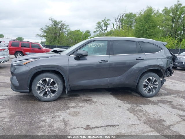 Toyota Highlander Xle 2022 5TDGZRBH7NS232224 Image 15