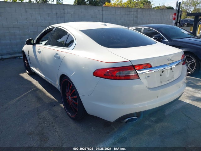 2009 JAGUAR XF SAJWA05B69HR08065 Photo 2