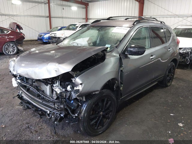 Nissan ROGUE SV 2018 5N1AT2MV9JC731776 Image 2