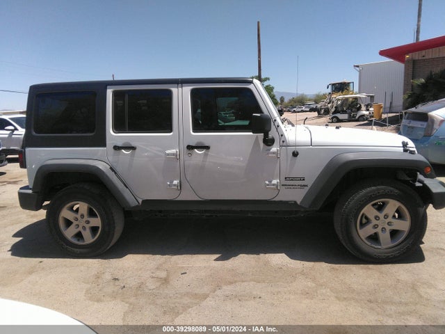 1C4BJWDG3JL812196 Jeep Wrangler Jk Unlimited Sport S 4x4