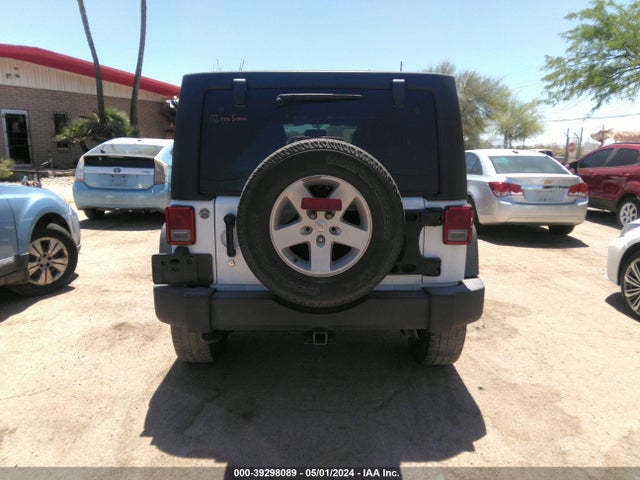 1C4BJWDG3JL812196 Jeep Wrangler Jk Unlimited Sport S 4x4