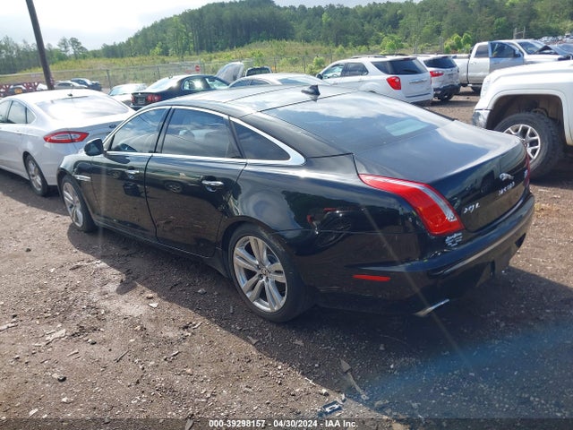 2013 JAGUAR XJ SAJWJ2GD8D8V44833 Photo 2