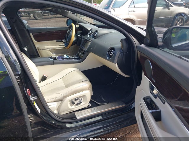 2013 JAGUAR XJ SAJWJ2GD8D8V44833 Photo 4