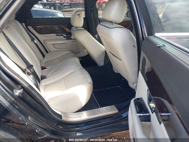2013 JAGUAR XJ SAJWJ2GD8D8V44833 Photo 7