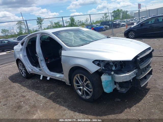 2019 3FA6P0RU8KR106765 main image
