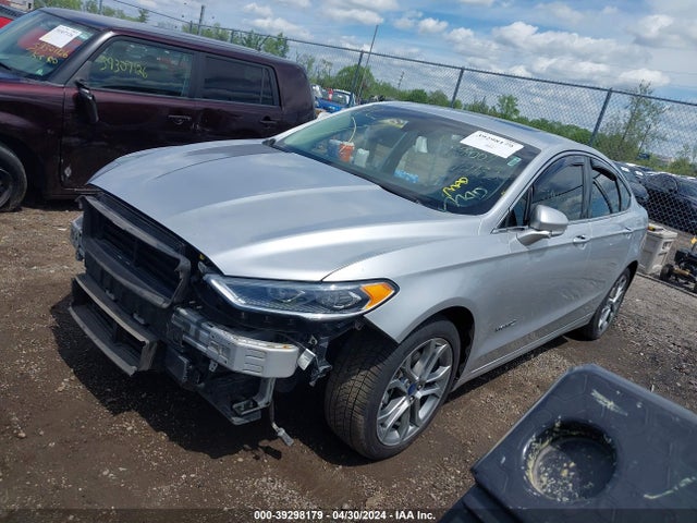 Ford Fusion Hybrid Titanium 2019 3FA6P0RU8KR106765 Image 2