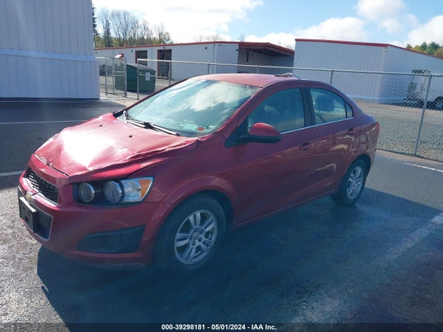Chevrolet Sonic Lt Auto 2015 1G1JC5SHXF4147464 Image 2