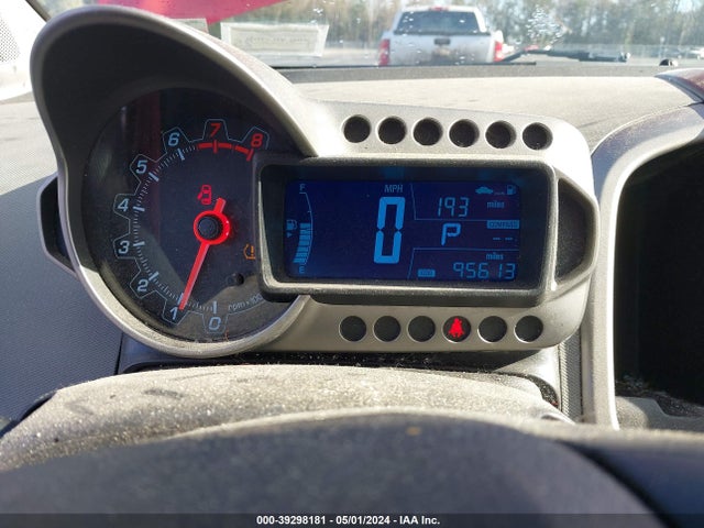 Chevrolet Sonic Lt Auto 2015 1G1JC5SHXF4147464 Image 7