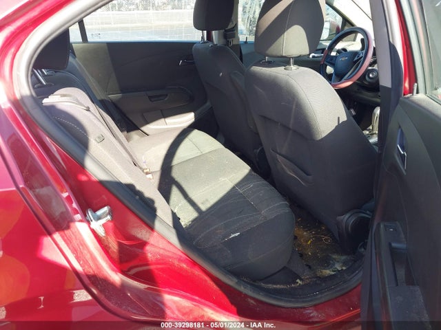 Chevrolet Sonic Lt Auto 2015 1G1JC5SHXF4147464 Image 8