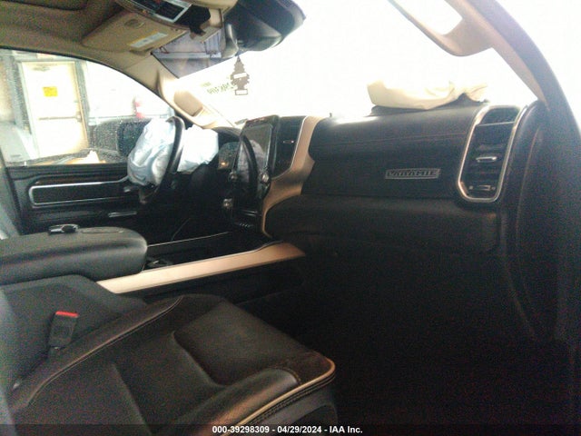 1C6SRFJM5MN836194 RAM 1500 Laramie  4x4 5'7 Box