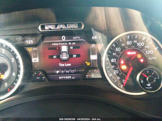 1C6SRFJM5MN836194 RAM 1500 Laramie  4x4 5'7 Box