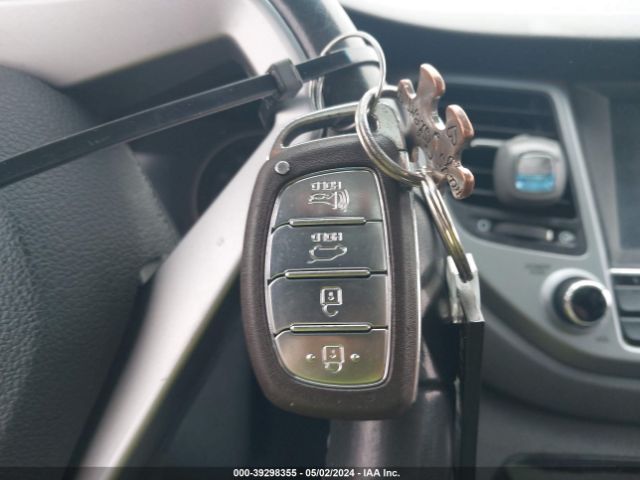 KM8J3CA26JU814317 Hyundai Tucson Value