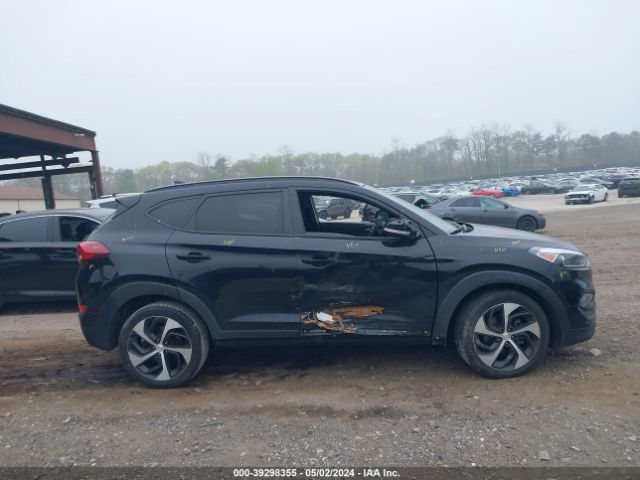 KM8J3CA26JU814317 Hyundai Tucson Value