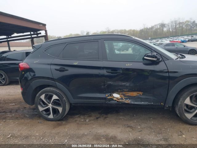 KM8J3CA26JU814317 Hyundai Tucson Value