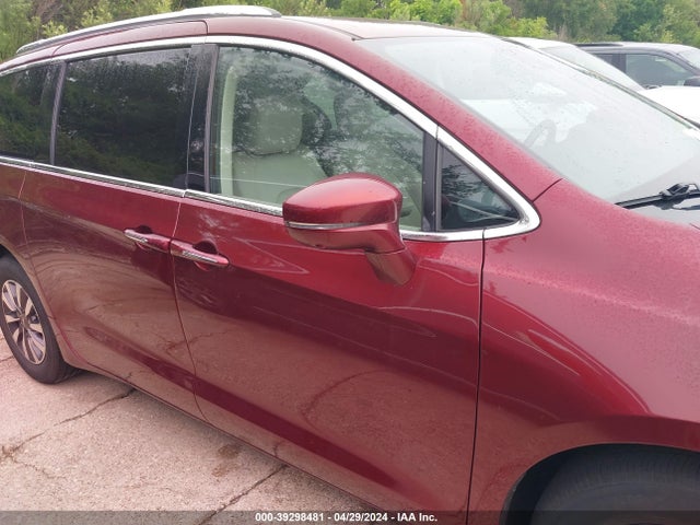 Chrysler Pacifica Hybrid Touring L 2021 2C4RC1L70MR605659 Image 13
