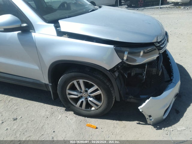 WVGBV7AX7HK004685 Volkswagen Tiguan 2.0t S