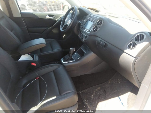 WVGBV7AX7HK004685 Volkswagen Tiguan 2.0t S