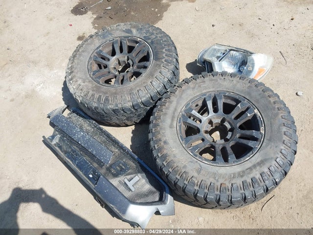 Toyota Tacoma Base V6 2015 5TFLU4EN2FX111985 Image 12