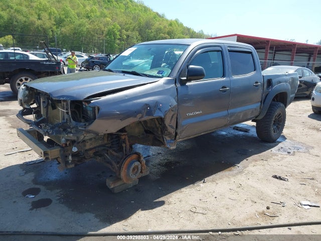 Toyota Tacoma Base V6 2015 5TFLU4EN2FX111985 Image 2