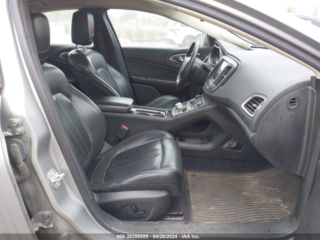 Chrysler 200 Limited Platinum 2017 1C3CCCAB0HN511975 Image 5