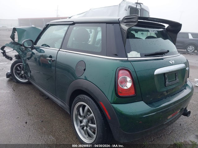 2012 MINI COOPER WMWSU3C55CT540921 Photo 2