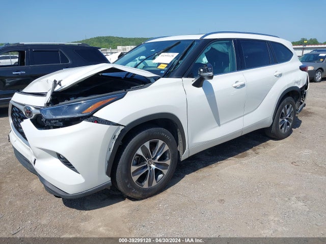 Toyota Highlander Xle 2021 5TDGZRAH7MS532247 Image 2