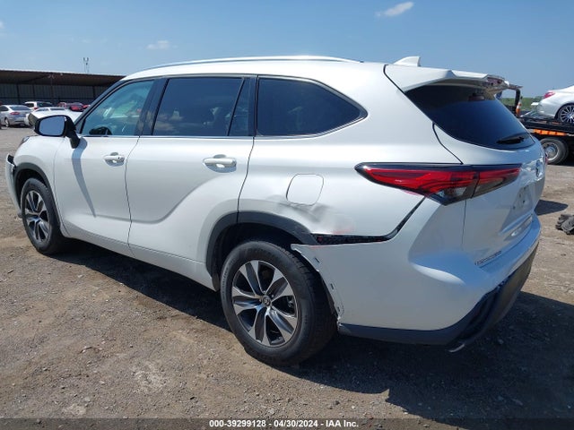 Toyota Highlander Xle 2021 5TDGZRAH7MS532247 Image 3