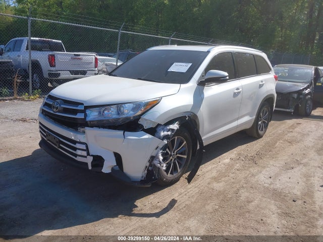 Toyota Highlander Xle 2017 5TDJZRFH2HS369981 Image 2