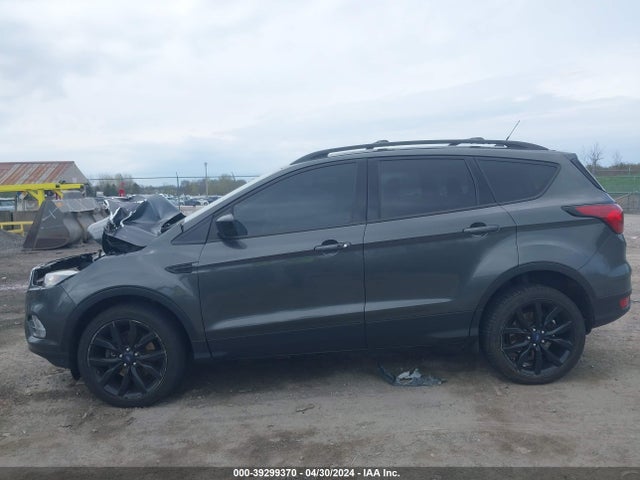 Ford ESCAPE SE 2019 1FMCU9GD3KUC18214 Image 14