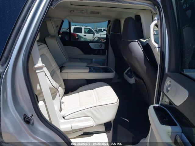 5LMJJ2TT2MEL11854 Lincoln Navigator Black Label
