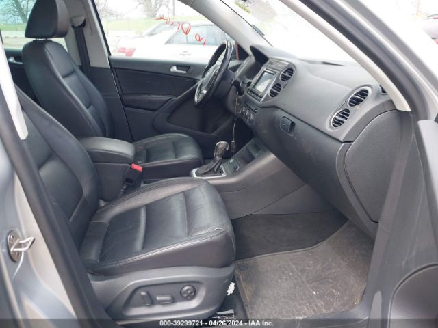 WVGUV7AX9HK021299 Volkswagen Tiguan 2.0t Sport