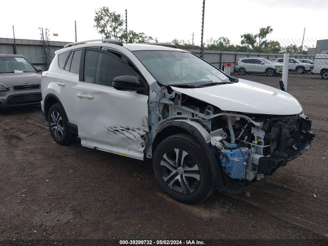 Toyota RAV4 LE 2018 JTMZFREV8JJ211862 главное изображение