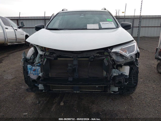 Toyota RAV4 LE 2018 JTMZFREV8JJ211862 Image 13
