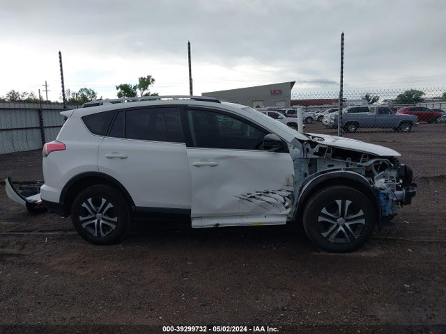 Toyota RAV4 LE 2018 JTMZFREV8JJ211862 Image 14