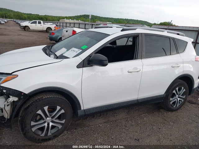 Toyota RAV4 LE 2018 JTMZFREV8JJ211862 Image 15