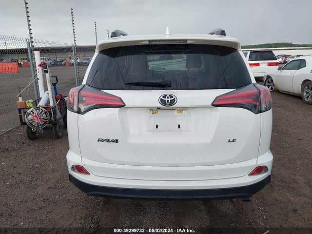 Toyota RAV4 LE 2018 JTMZFREV8JJ211862 Image 17
