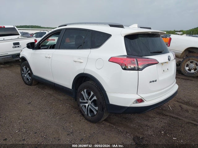 Toyota RAV4 LE 2018 JTMZFREV8JJ211862 Image 3