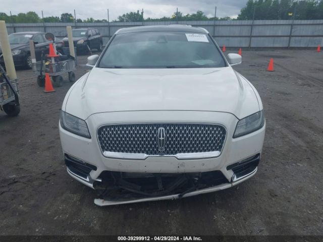 1LN6L9NCXH5623838 Lincoln Continental Reserve